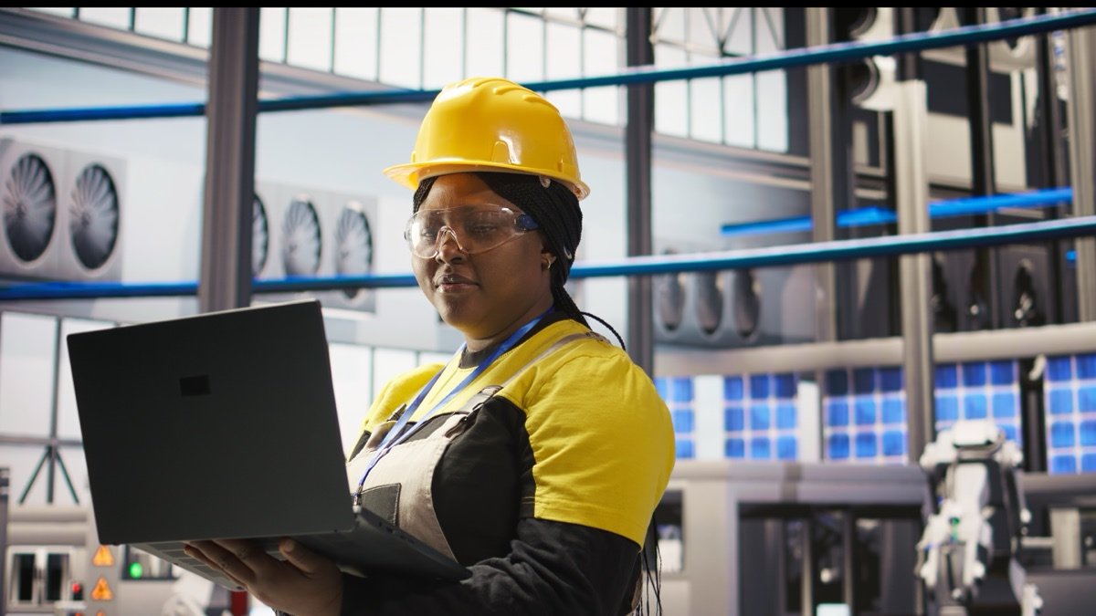 Ingénieure africaine sur le terrain — expertise locale ARIES Investissements